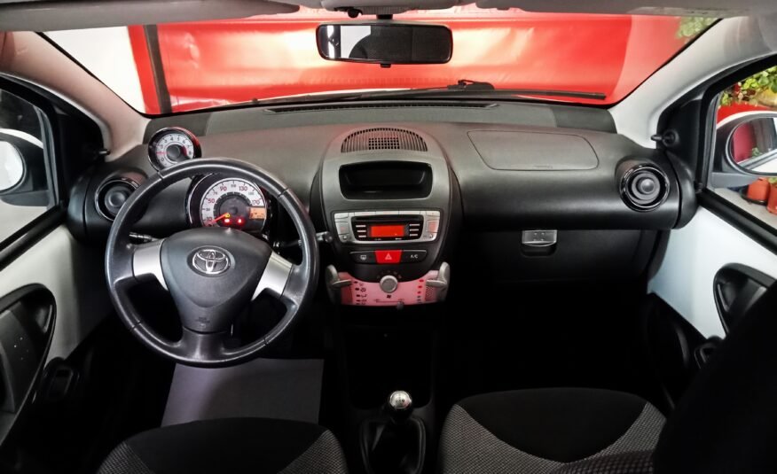 TOYOTA Aygo 70 LIVE