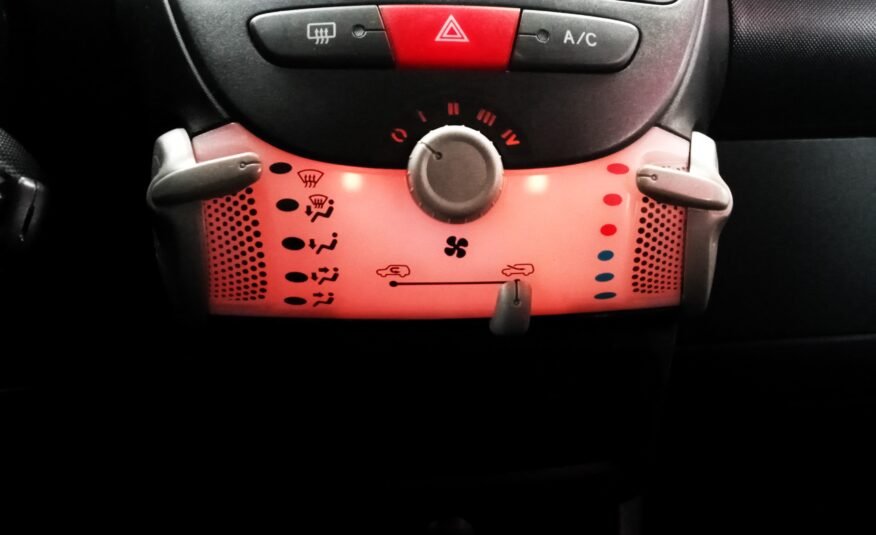 TOYOTA Aygo 70 LIVE